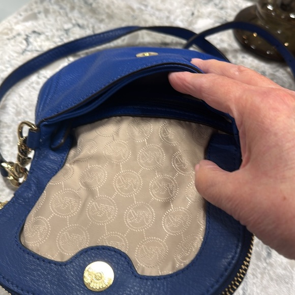 BRAND NEW NEVER USED Royal Marine Blue Michael Kors Purse- With dust cover - Picture 4 of 8